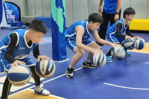 篮球基本功训练幼儿启蒙视频